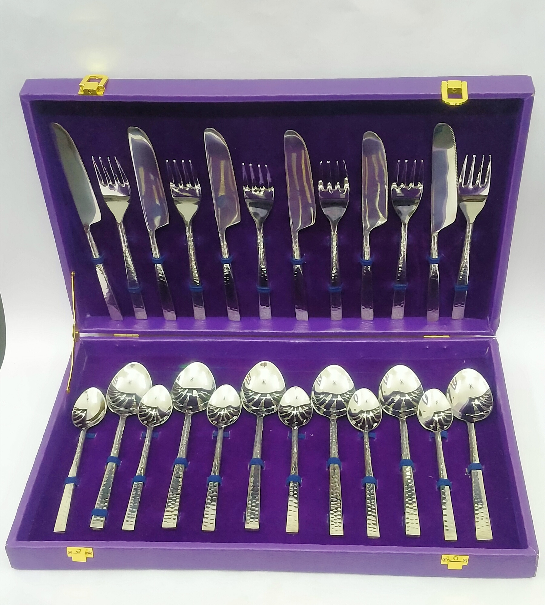 Stainless steel cutlery sets